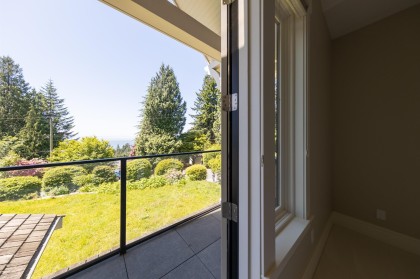 Photo 26 at 2645 Rosebery Avenue, Queens, West Vancouver