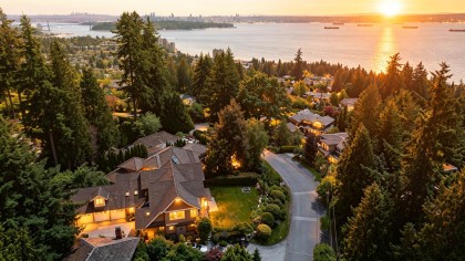 Photo 3 at 2645 Rosebery Avenue, Queens, West Vancouver