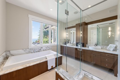 Photo 20 at 2645 Rosebery Avenue, Queens, West Vancouver