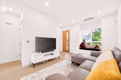 Photo 7 at 675 W 30th Avenue, Cambie, Vancouver West