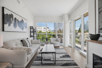 Photo 1 at 321 - 422 E 3rd Street, Lower Lonsdale, North Vancouver