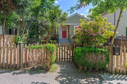 Photo 2 at 2744 W 10th Avenue, Vancouver West