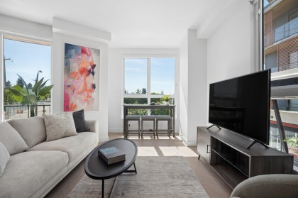 Photo 1 at 204 - 333 St. Davids Avenue, Lower Lonsdale, North Vancouver