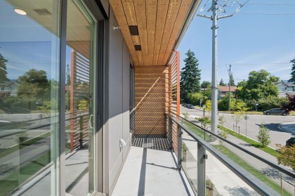 Photo 5 at 204 - 333 St. Davids Avenue, Lower Lonsdale, North Vancouver