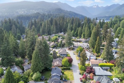 Photo 4 at 1075 Ruthina Avenue, Canyon Heights NV, North Vancouver