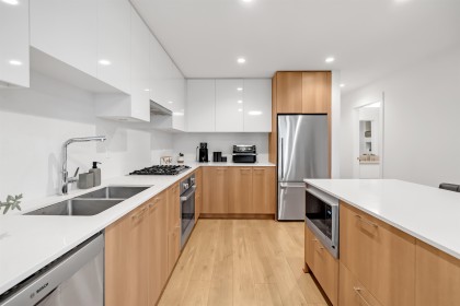 Photo 4 at 303 - 715 W 15th Street, Mosquito Creek, North Vancouver