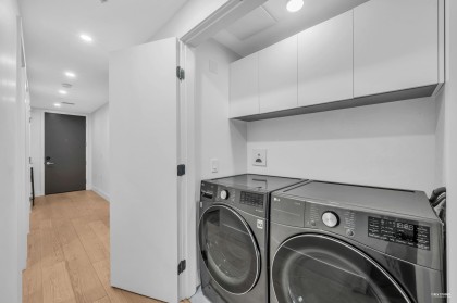 Photo 18 at 301 - 1331 Marine Drive, Ambleside, West Vancouver