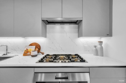 Photo 37 at 301 - 1331 Marine Drive, Ambleside, West Vancouver
