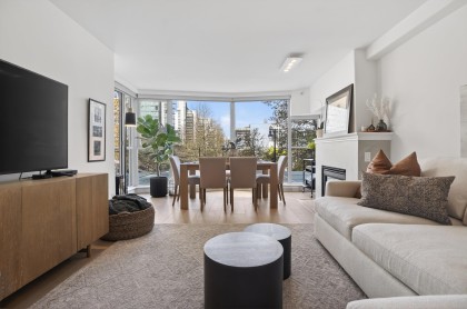 Photo 3 at 305 - 560 Cardero Street, Coal Harbour, Vancouver West
