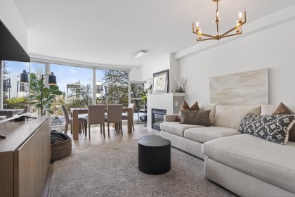 Photo 1 at 305 - 560 Cardero Street, Coal Harbour, Vancouver West