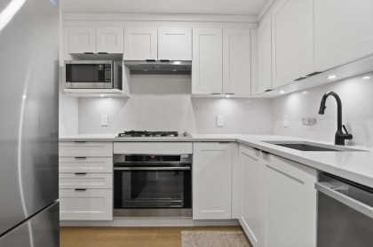 Photo 10 at 305 - 560 Cardero Street, Coal Harbour, Vancouver West