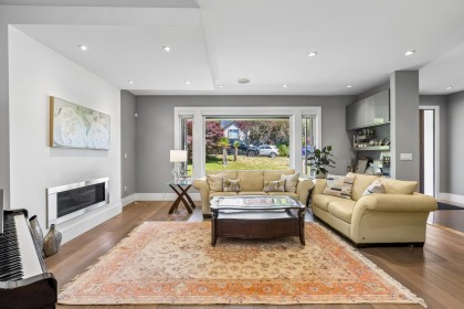 Photo 3 at 2553 Western Avenue, Upper Lonsdale, North Vancouver