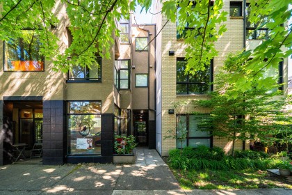 Photo 2 at 202 - 3673 W 11th Avenue, Kitsilano, Vancouver West