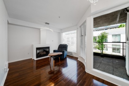 Photo 14 at 202 - 3673 W 11th Avenue, Kitsilano, Vancouver West