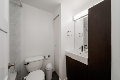 Photo 11 at 202 - 3673 W 11th Avenue, Kitsilano, Vancouver West