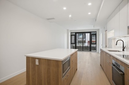 Photo 7 at 204 - 8398 Oak Street, Marpole, Vancouver West