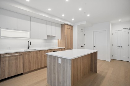 Photo 5 at 204 - 8398 Oak Street, Marpole, Vancouver West