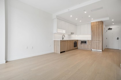 Photo 4 at 208 - 8398 Oak Street, Marpole, Vancouver West