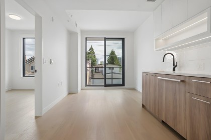 Photo 5 at 202 - 8398 Oak Street, Marpole, Vancouver West