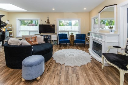 Photo 3 at 401 Raindance Crescent, Park Royal, West Vancouver