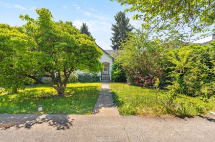 Photo 2 at 28 W King Edward Avenue, Cambie, Vancouver West