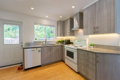 Photo 6 at 3341 Marine Drive, West Bay, West Vancouver