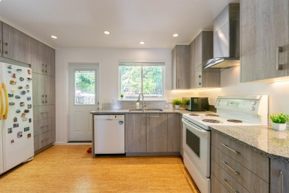 Photo 7 at 3341 Marine Drive, West Bay, West Vancouver
