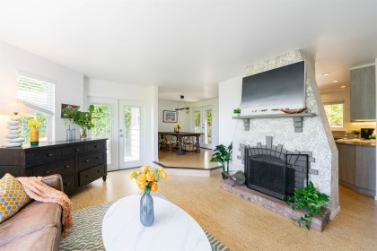 Photo 1 at 3341 Marine Drive, West Bay, West Vancouver