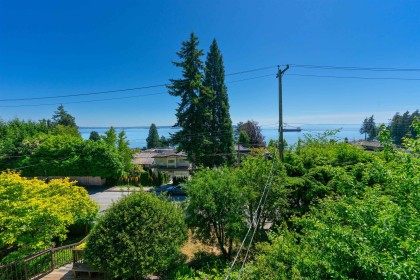 Photo 4 at 3341 Marine Drive, West Bay, West Vancouver