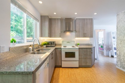 Photo 8 at 3341 Marine Drive, West Bay, West Vancouver