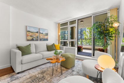 Photo 2 at 302 - 2507 Maple Street, Kitsilano, Vancouver West