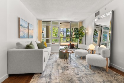 Photo 3 at 302 - 2507 Maple Street, Kitsilano, Vancouver West
