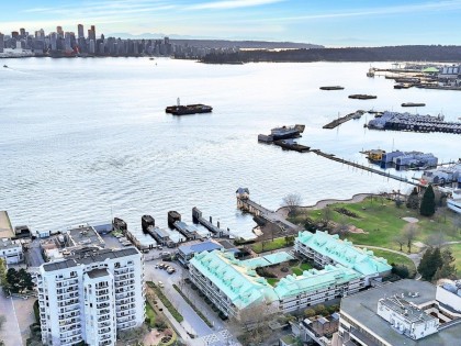 Photo 11 at 1306 - 33 Chesterfield Place, Lower Lonsdale, North Vancouver