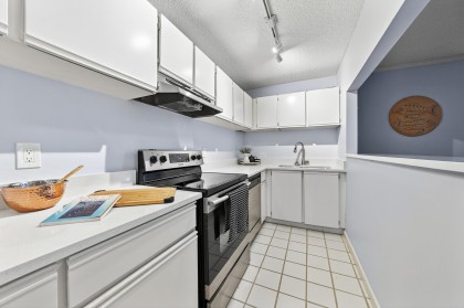 Photo 14 at 104 - 1551 W 11th Avenue, Fairview VW, Vancouver West