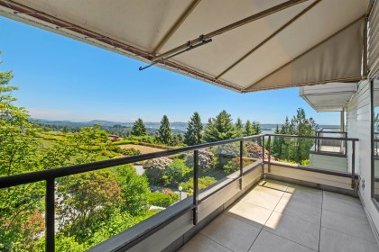 Photo 12 at 35 - 2236 Folkestone Way, Panorama Village, West Vancouver