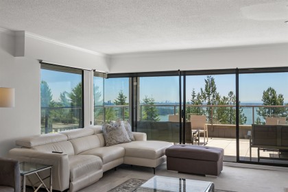 Photo 3 at 35 - 2236 Folkestone Way, Panorama Village, West Vancouver
