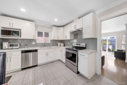 Photo 2 at 7531 Oak Street, South Granville, Vancouver West