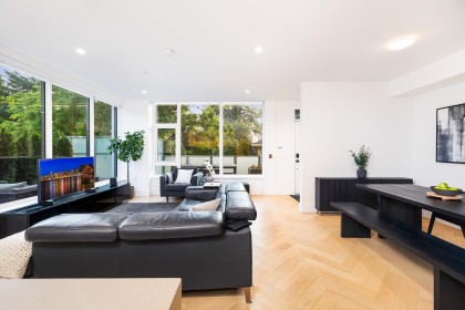 Photo 2 at 601 W 31st Avenue, Cambie, Vancouver West