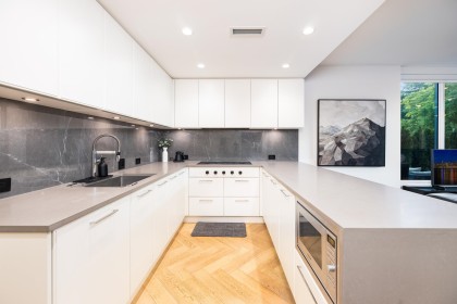 Photo 9 at 601 W 31st Avenue, Cambie, Vancouver West