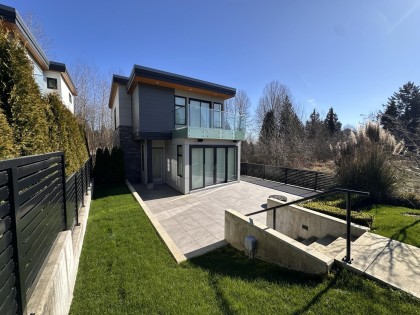 Photo 1 at 592 Arthur Erickson Place, Park Royal, West Vancouver