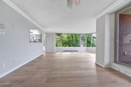 Photo 10 at 203 - 1675 Hornby Street, Yaletown, Vancouver West