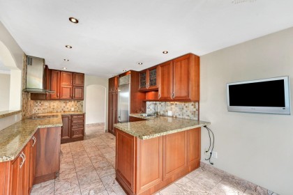 Photo 15 at 203 - 1675 Hornby Street, Yaletown, Vancouver West