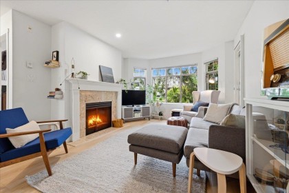 Photo 1 at 411 - 2059 Chesterfield Avenue, Central Lonsdale, North Vancouver