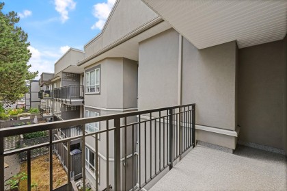 Photo 23 at 319 - 555 W 14th Avenue, Vancouver West