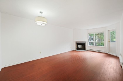 Photo 3 at 319 - 555 W 14th Avenue, Vancouver West