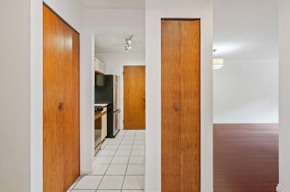 Photo 9 at 319 - 555 W 14th Avenue, Vancouver West