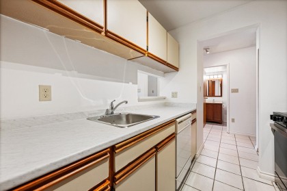 Photo 14 at 319 - 555 W 14th Avenue, Vancouver West