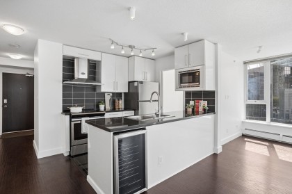 Photo 7 at 808 - 689 Abbott Street, Downtown VW, Vancouver West