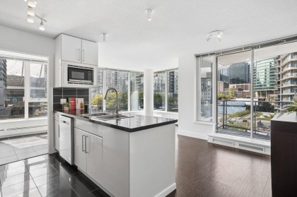 Photo 5 at 808 - 689 Abbott Street, Downtown VW, Vancouver West