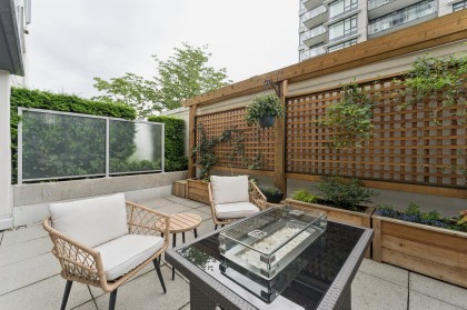 Photo 2 at 306 - 1320 Chesterfield Avenue, Central Lonsdale, North Vancouver